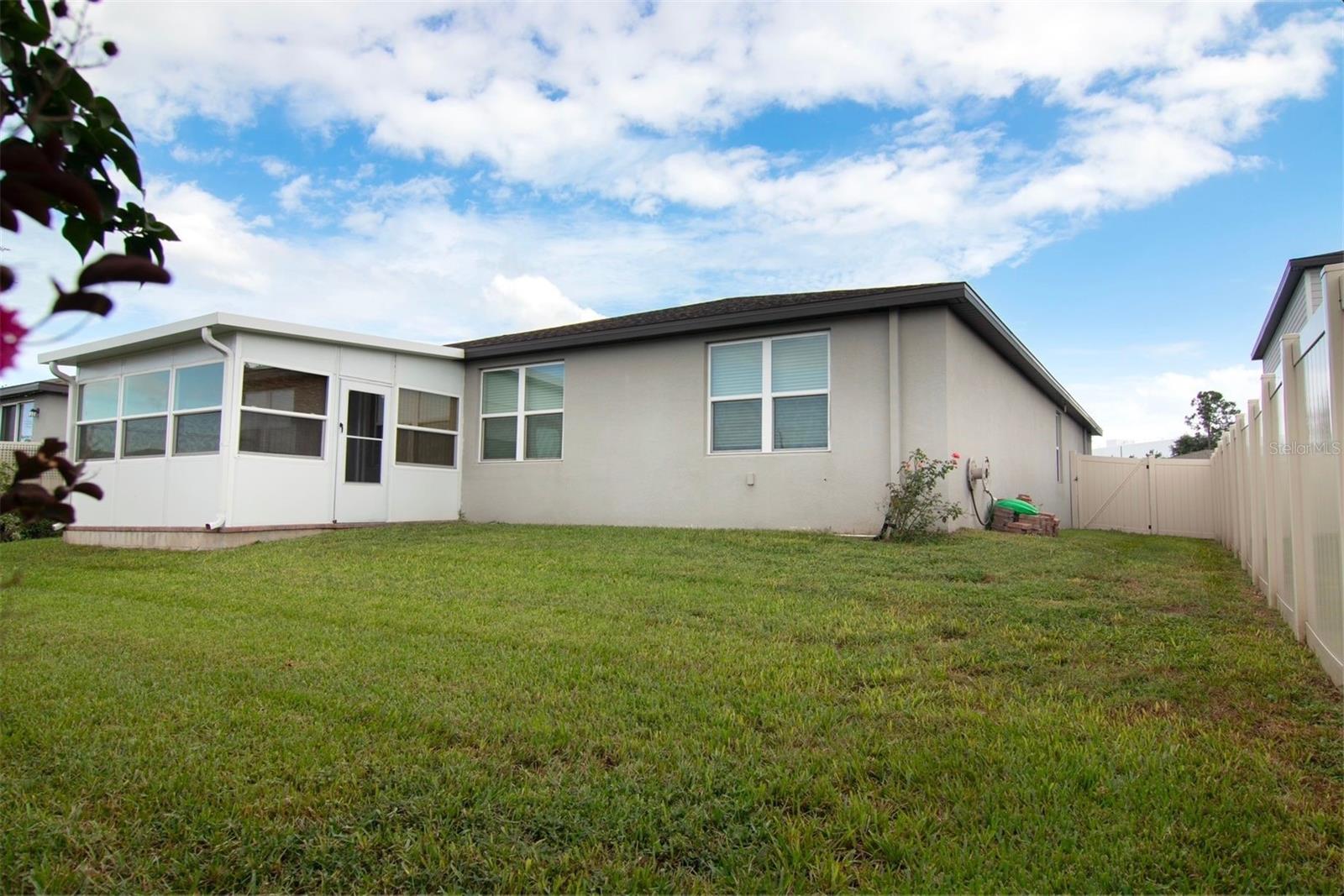 Image 26 of 29 For 928 Cambridge Drive