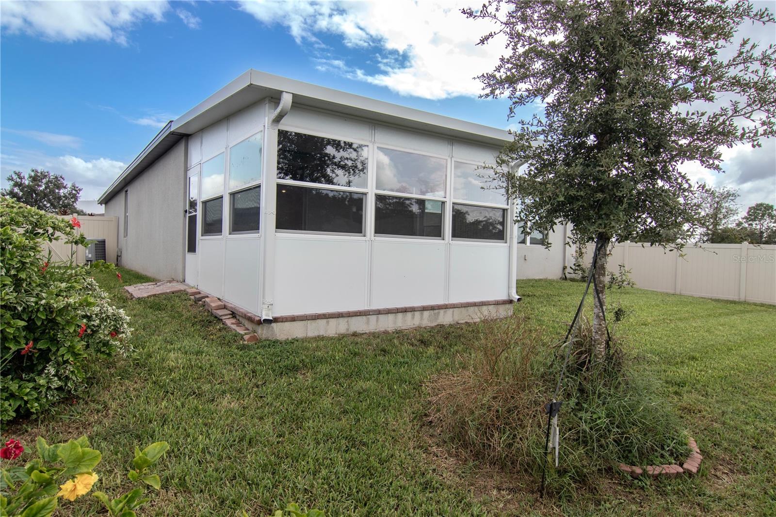 Image 27 of 29 For 928 Cambridge Drive