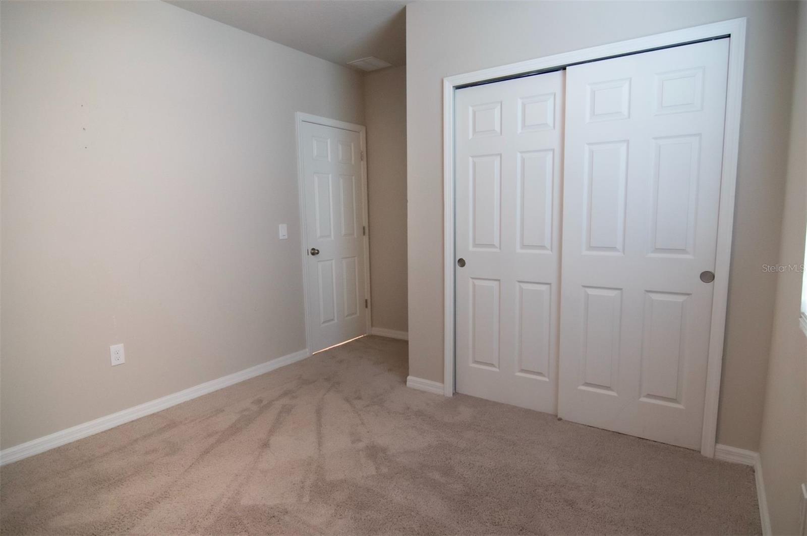 Image 4 of 29 For 928 Cambridge Drive