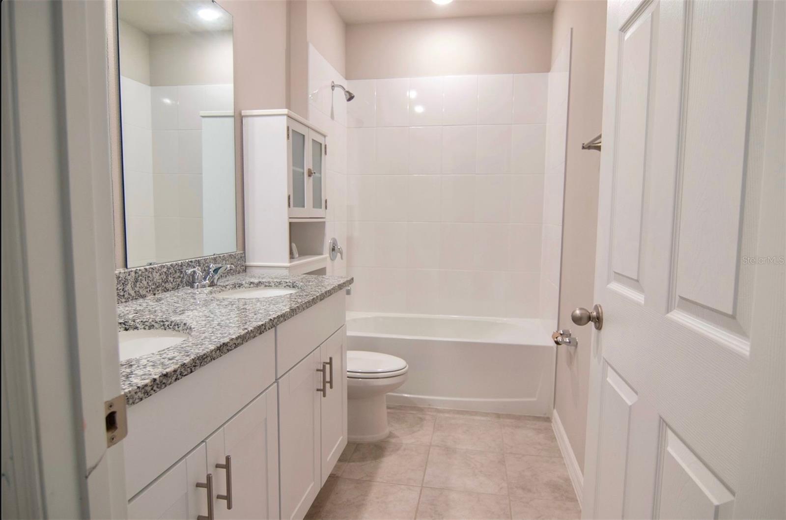 Image 8 of 29 For 928 Cambridge Drive