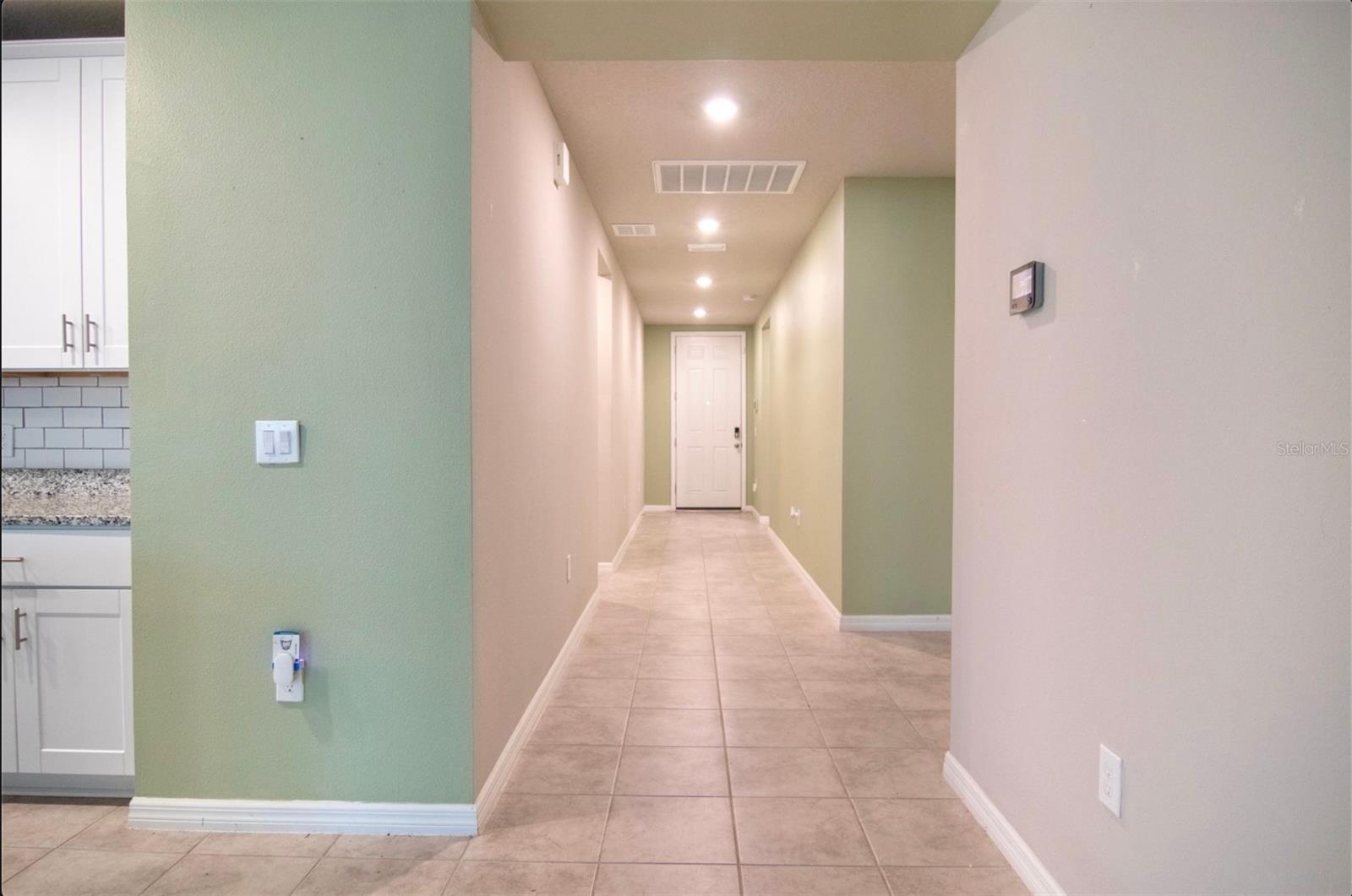 Image 9 of 29 For 928 Cambridge Drive