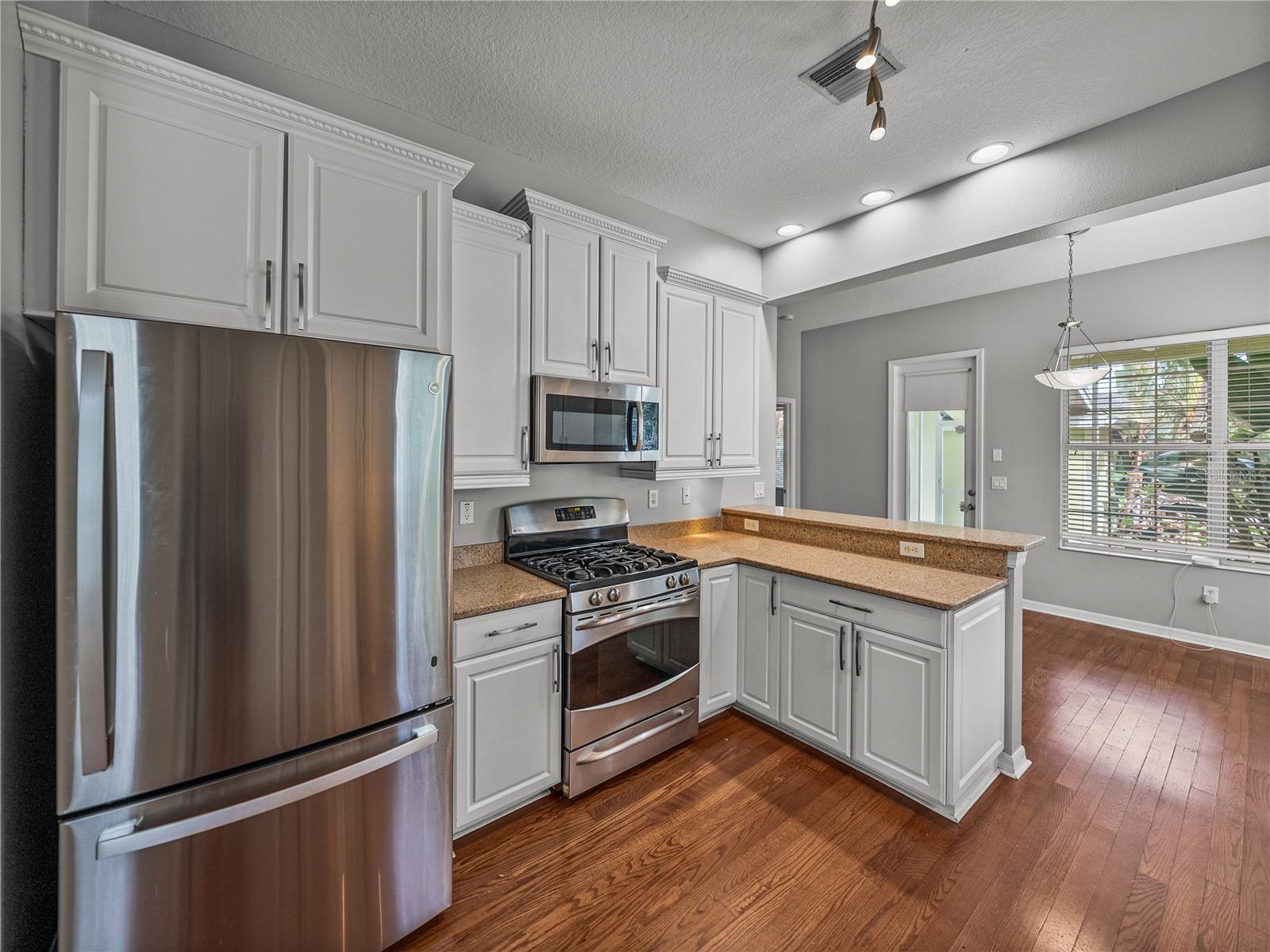Image 11 of 46 For 6222 Hadley Commons Dr.  6222