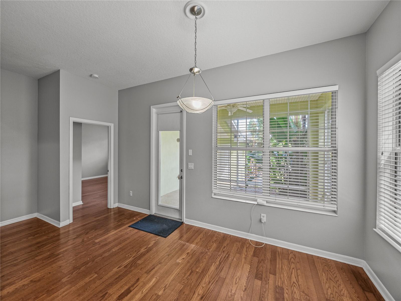 Image 14 of 46 For 6222 Hadley Commons Dr.  6222