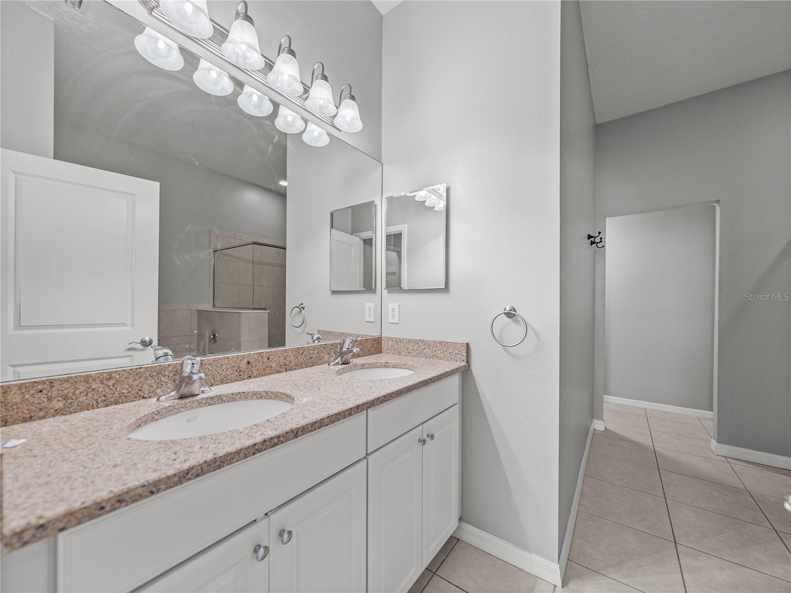 Image 21 of 46 For 6222 Hadley Commons Dr.  6222