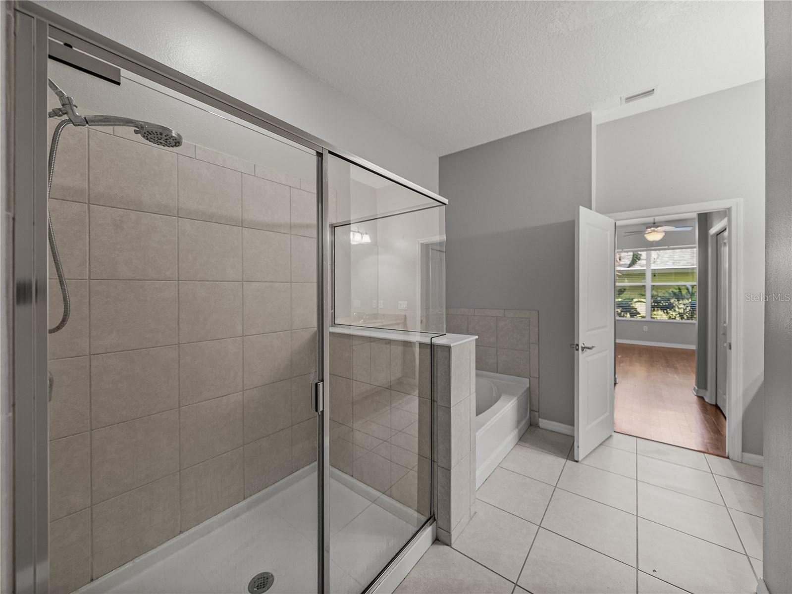 Image 22 of 46 For 6222 Hadley Commons Dr.  6222