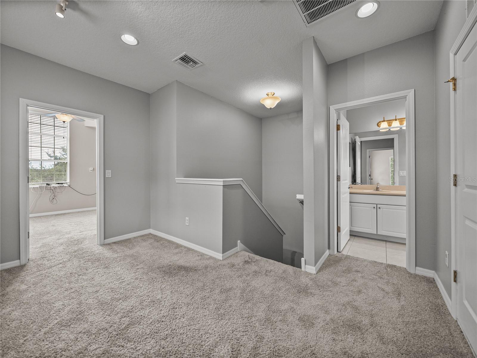 Image 34 of 46 For 6222 Hadley Commons Dr.  6222