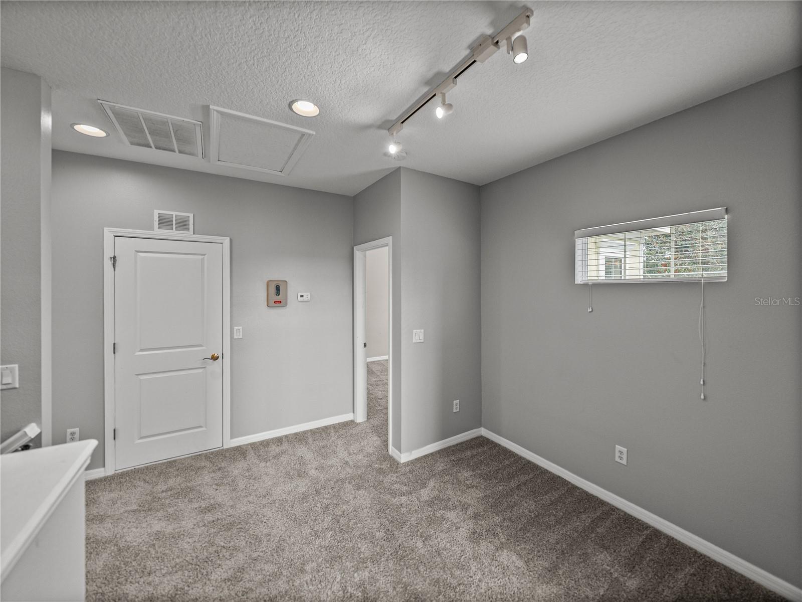Image 36 of 46 For 6222 Hadley Commons Dr.  6222