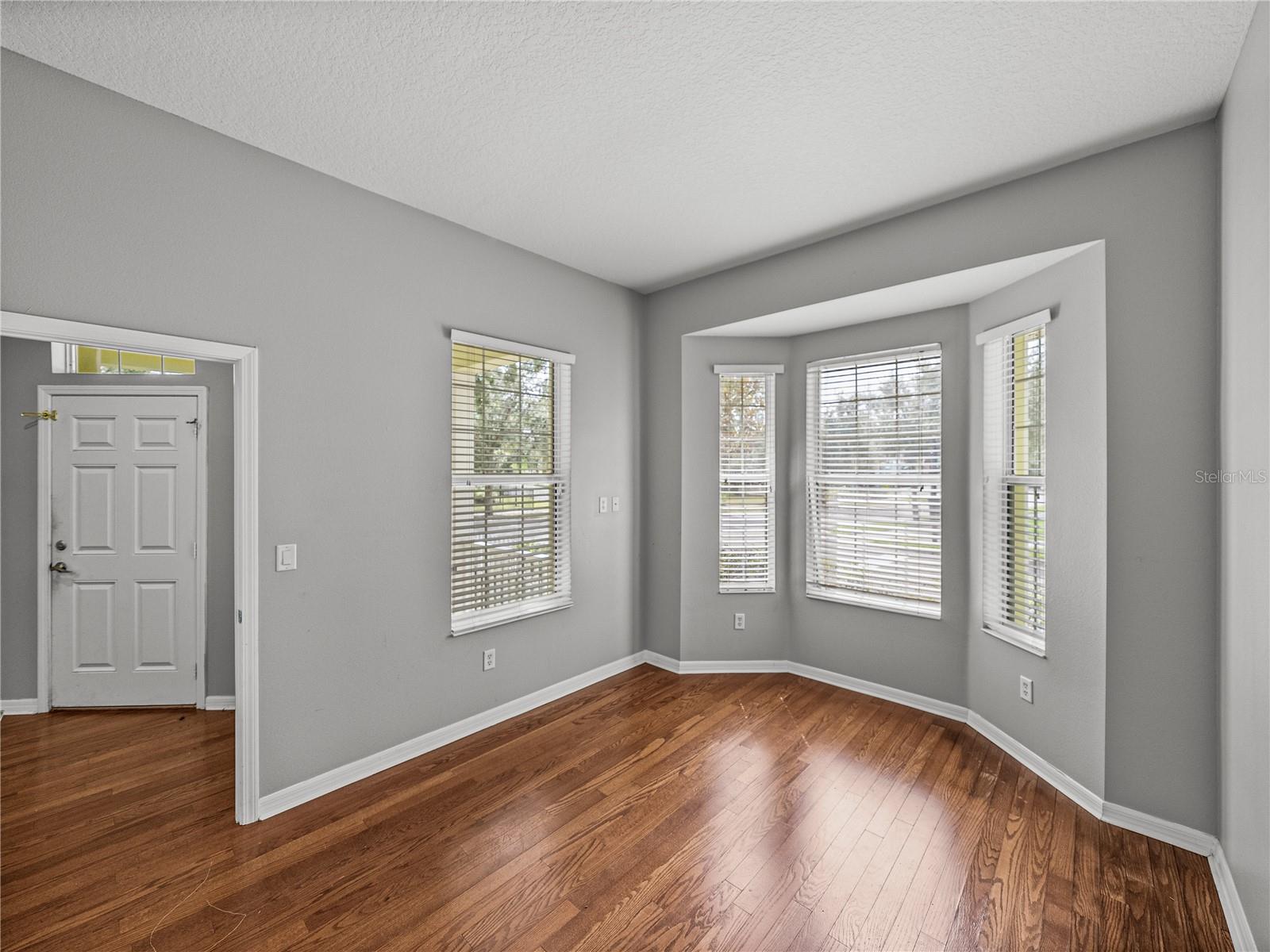 Image 7 of 46 For 6222 Hadley Commons Dr.  6222