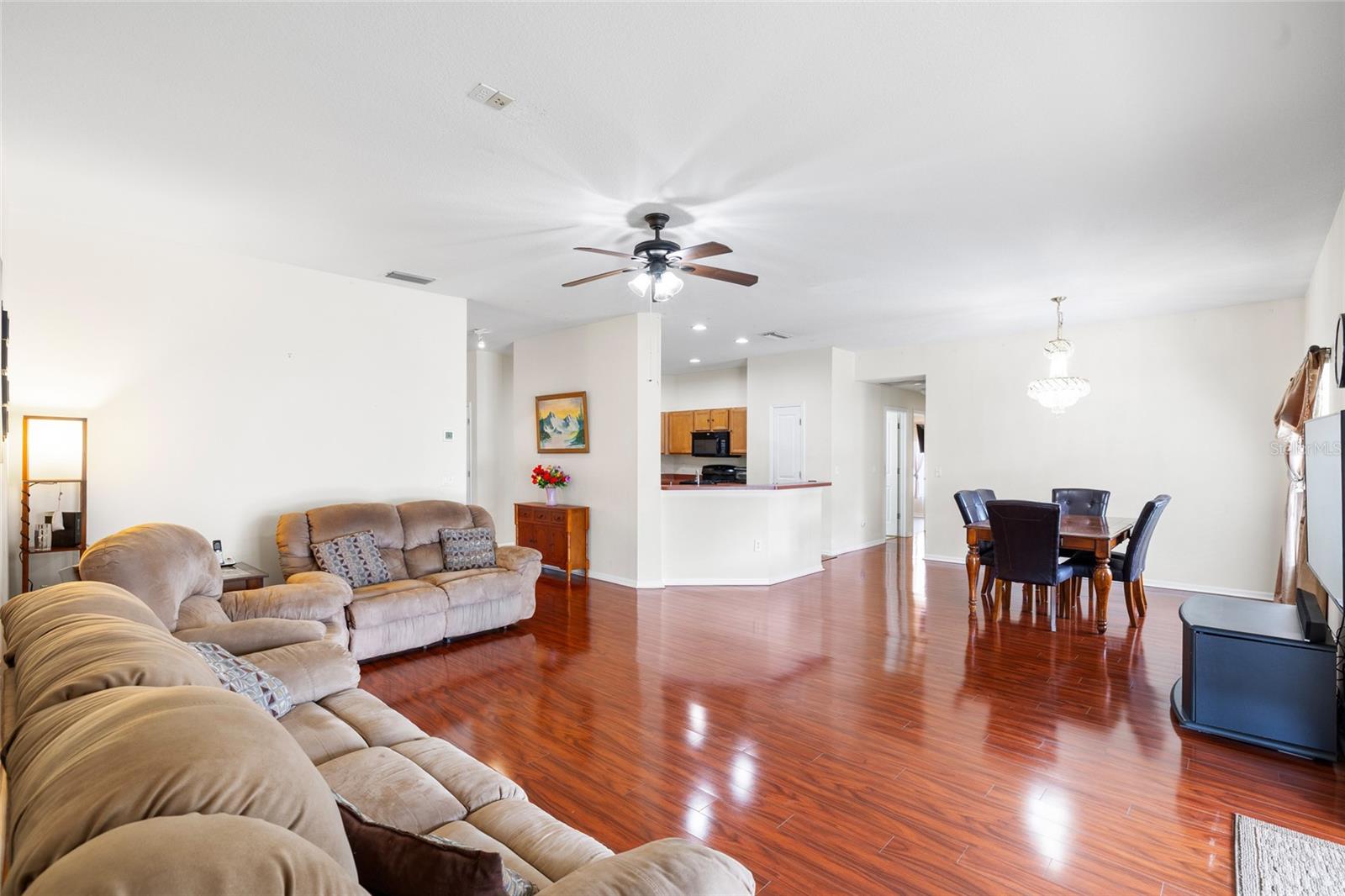 Image 14 of 39 For 2763 Valencia Grove Drive
