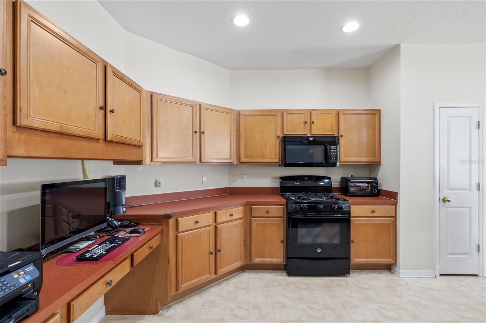 Image 18 of 39 For 2763 Valencia Grove Drive