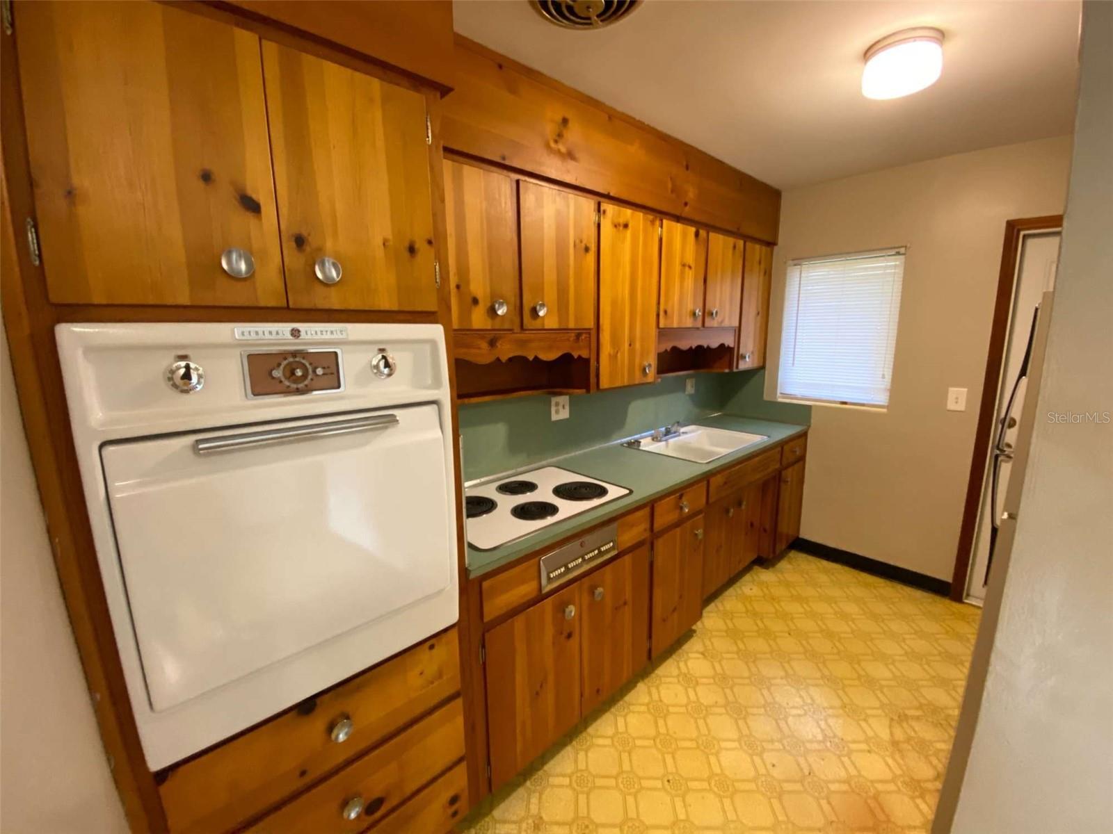 Image 2 of 17 For 1248 Woodland Avenue