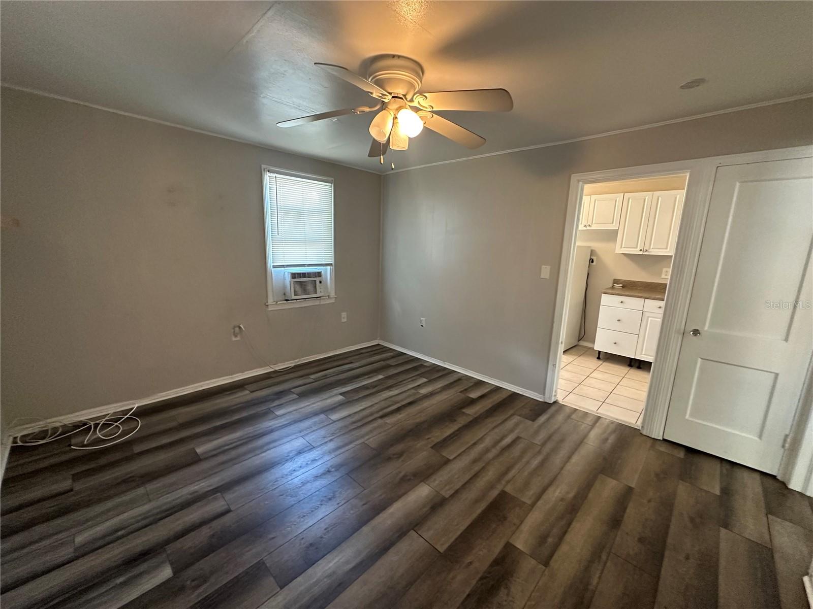 Image 5 of 10 For 722 Central Avenue A