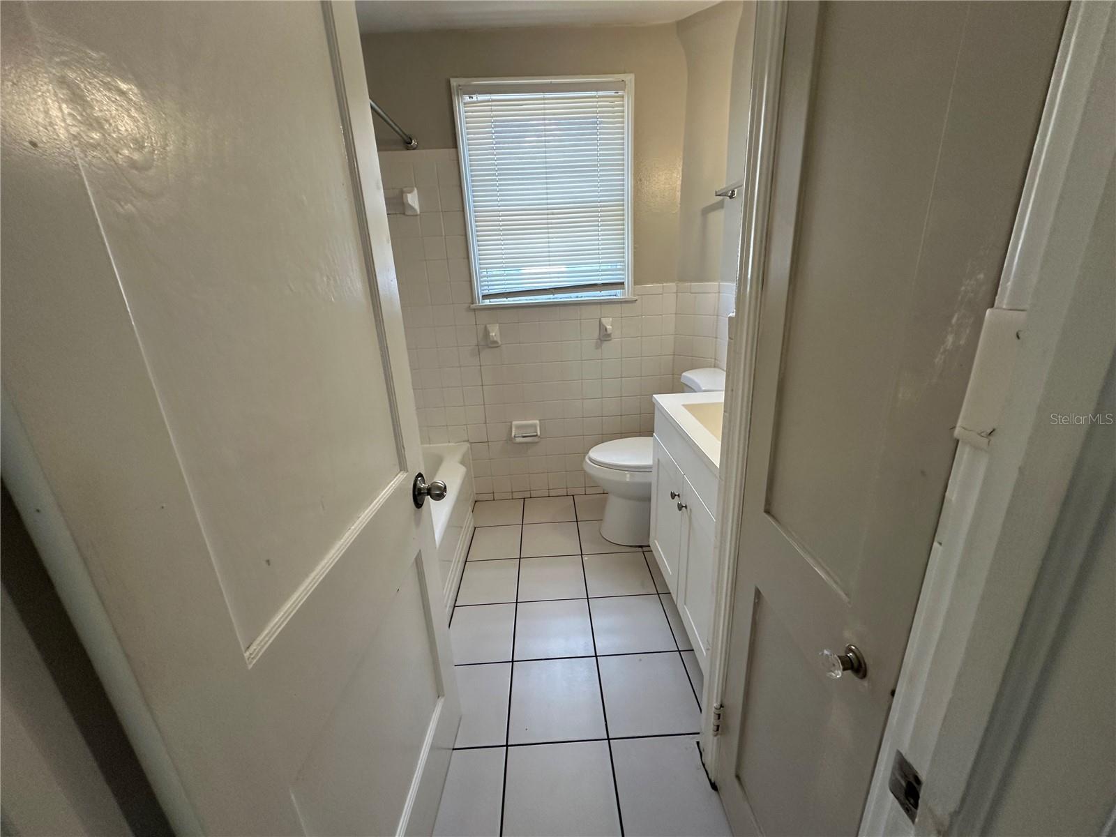 Image 7 of 10 For 722 Central Avenue A