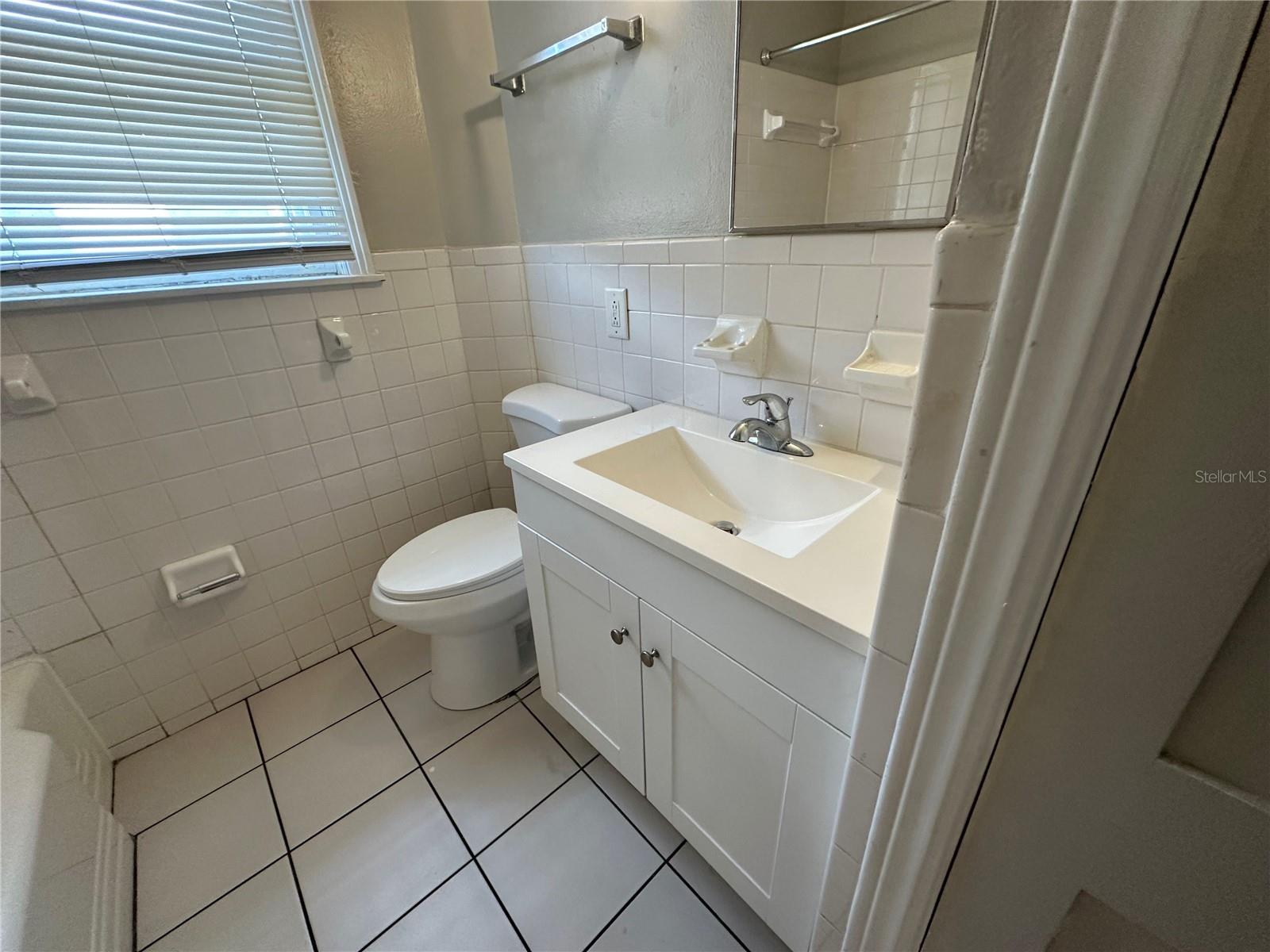 Image 8 of 10 For 722 Central Avenue A