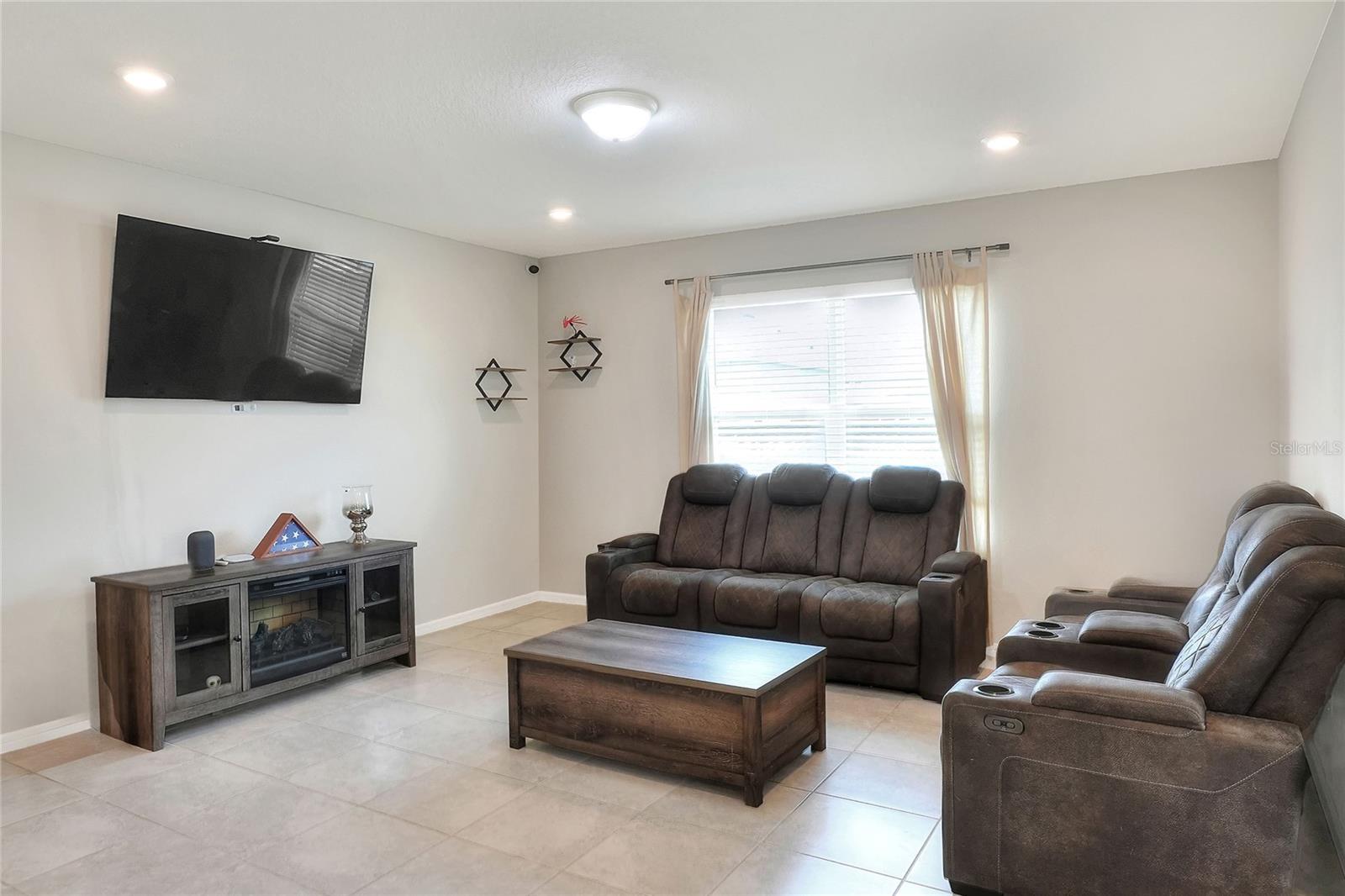 Image 14 of 43 For 1623 Aspen Avenue