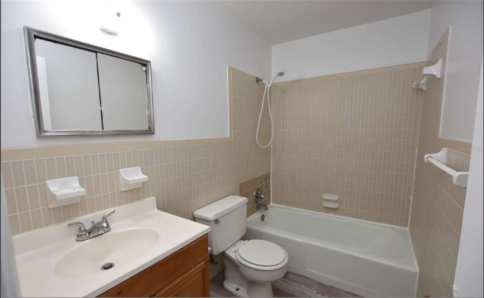 Image 11 of 13 For 619 Robin Road  2