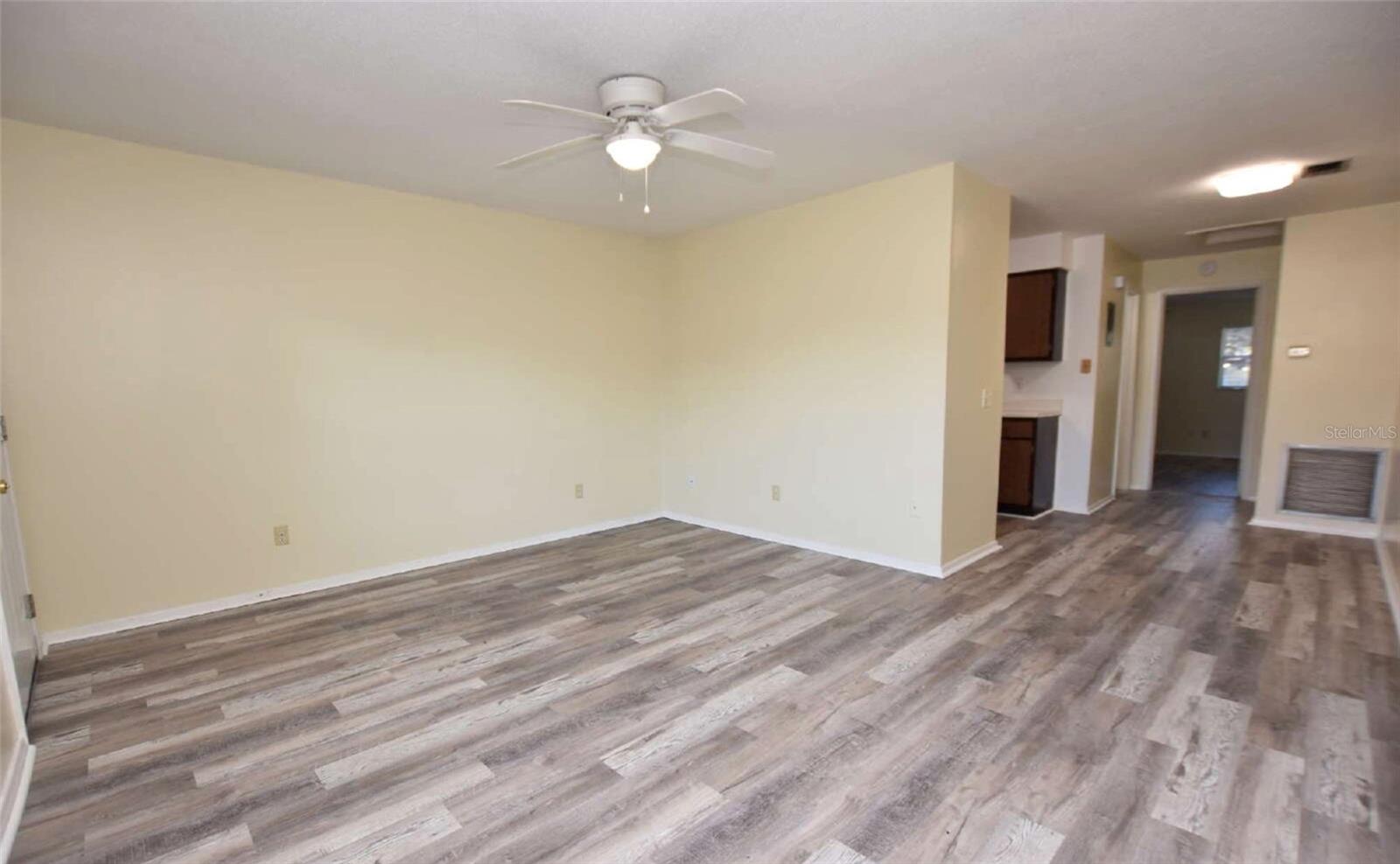 Image 7 of 13 For 619 Robin Road  2