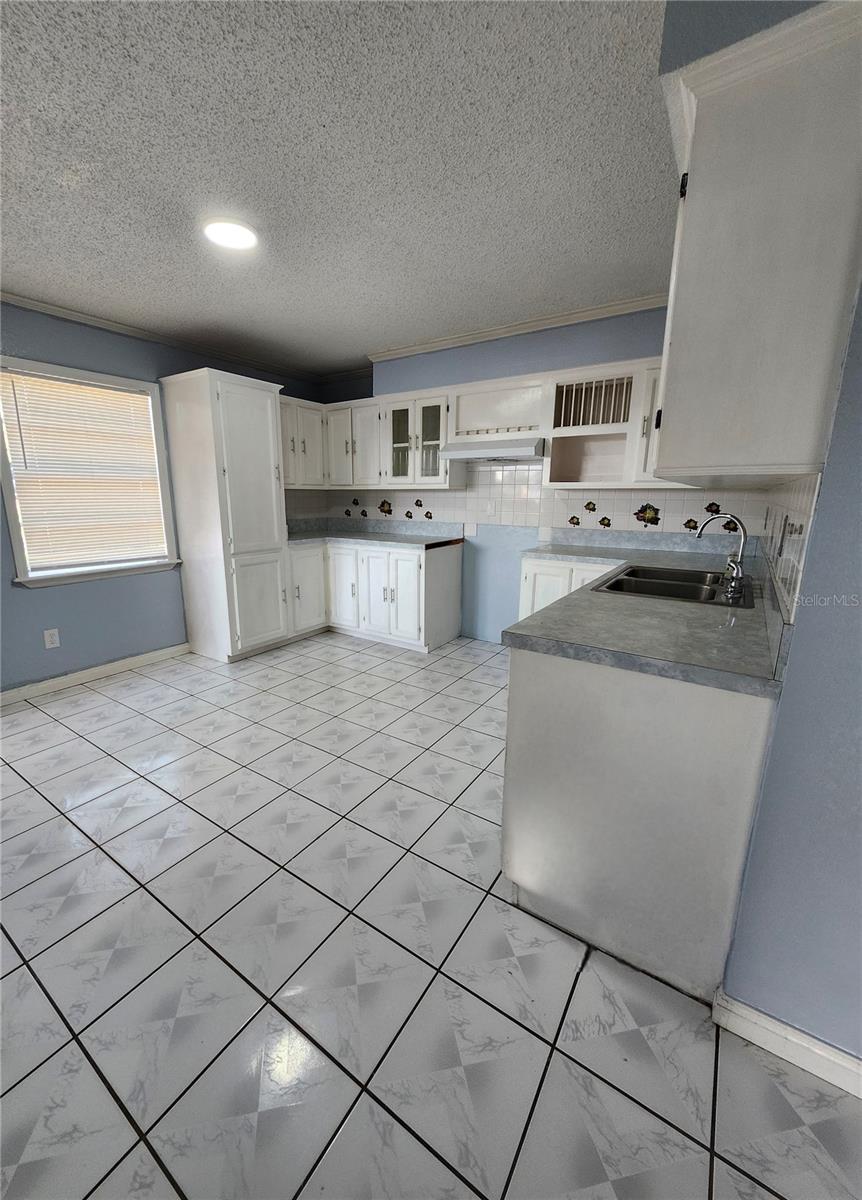 Image 5 of 14 For 3311 Spooner Drive