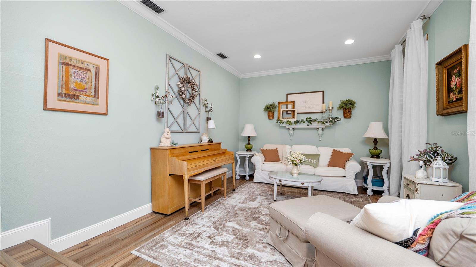Image 14 of 69 For 1129 Sugartree Lane N