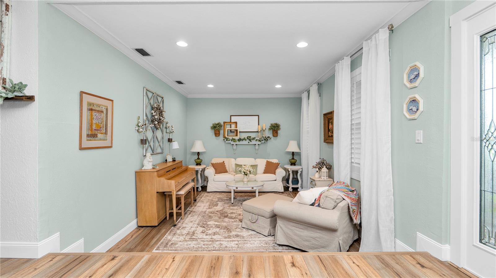 Image 16 of 69 For 1129 Sugartree Lane N