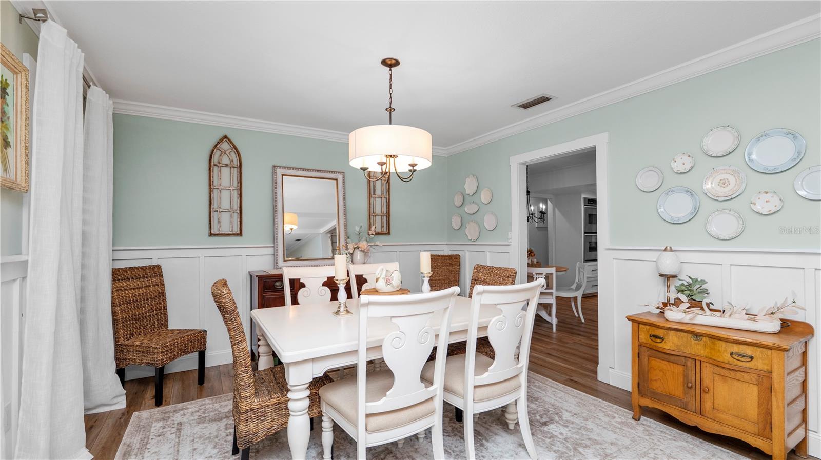 Image 18 of 69 For 1129 Sugartree Lane N