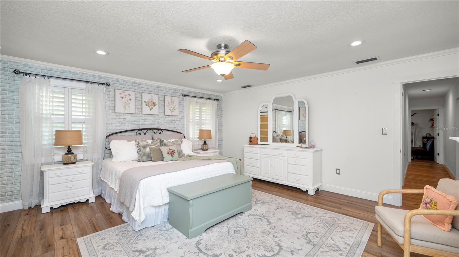 Image 24 of 69 For 1129 Sugartree Lane N