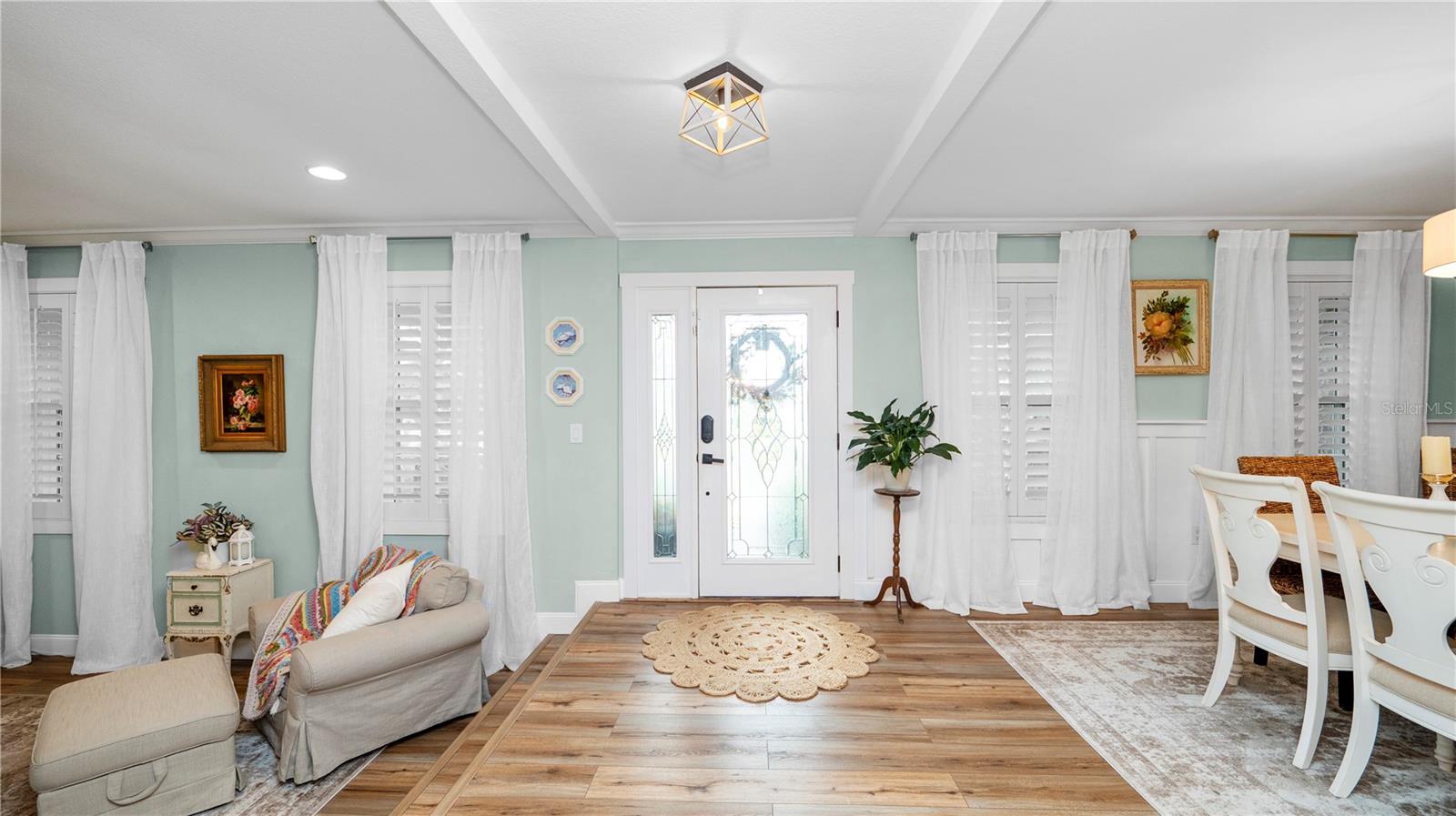 Image 6 of 69 For 1129 Sugartree Lane N