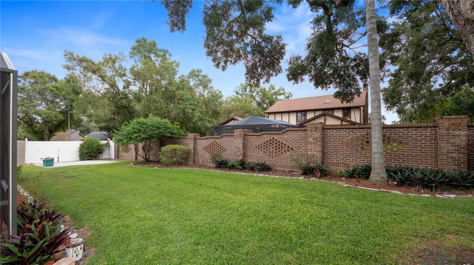 Image 61 of 69 For 1129 Sugartree Lane N