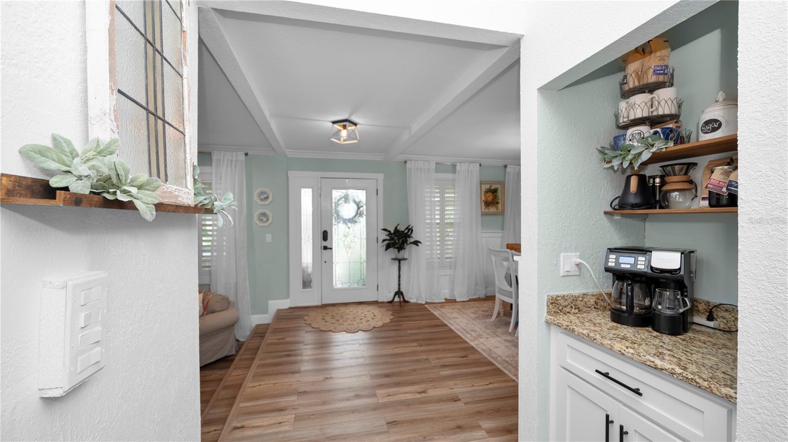 Image 7 of 69 For 1129 Sugartree Lane N