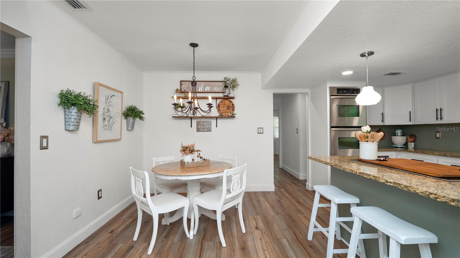 Image 9 of 69 For 1129 Sugartree Lane N