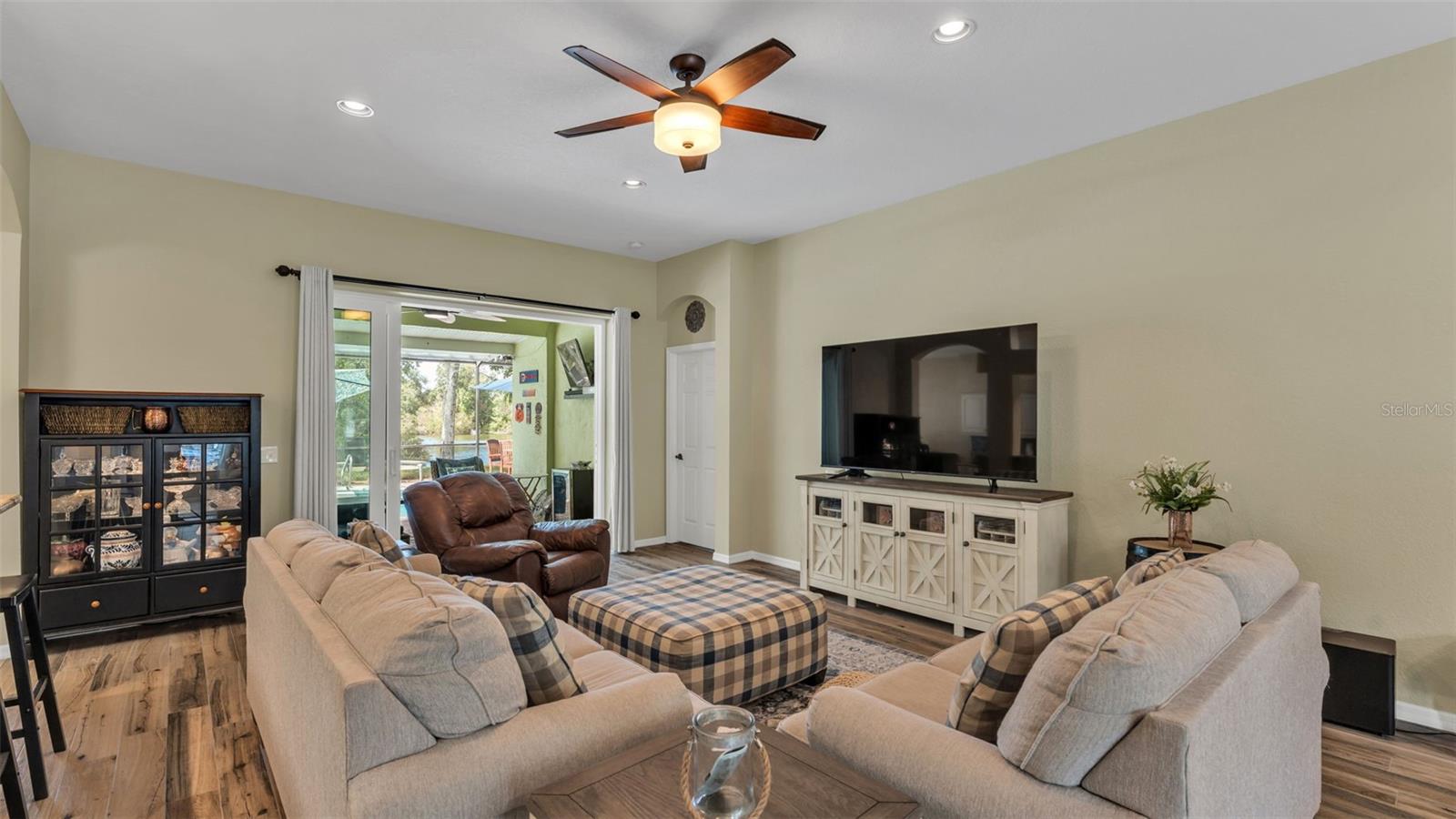 Image 12 of 74 For 2803 Spring Meadow Drive
