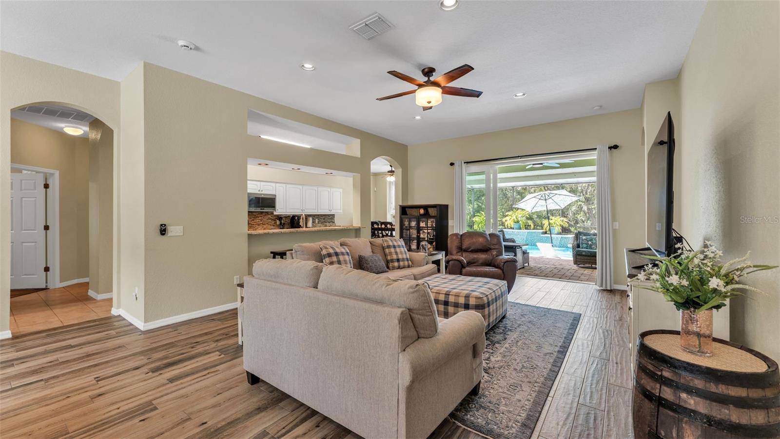 Image 14 of 74 For 2803 Spring Meadow Drive