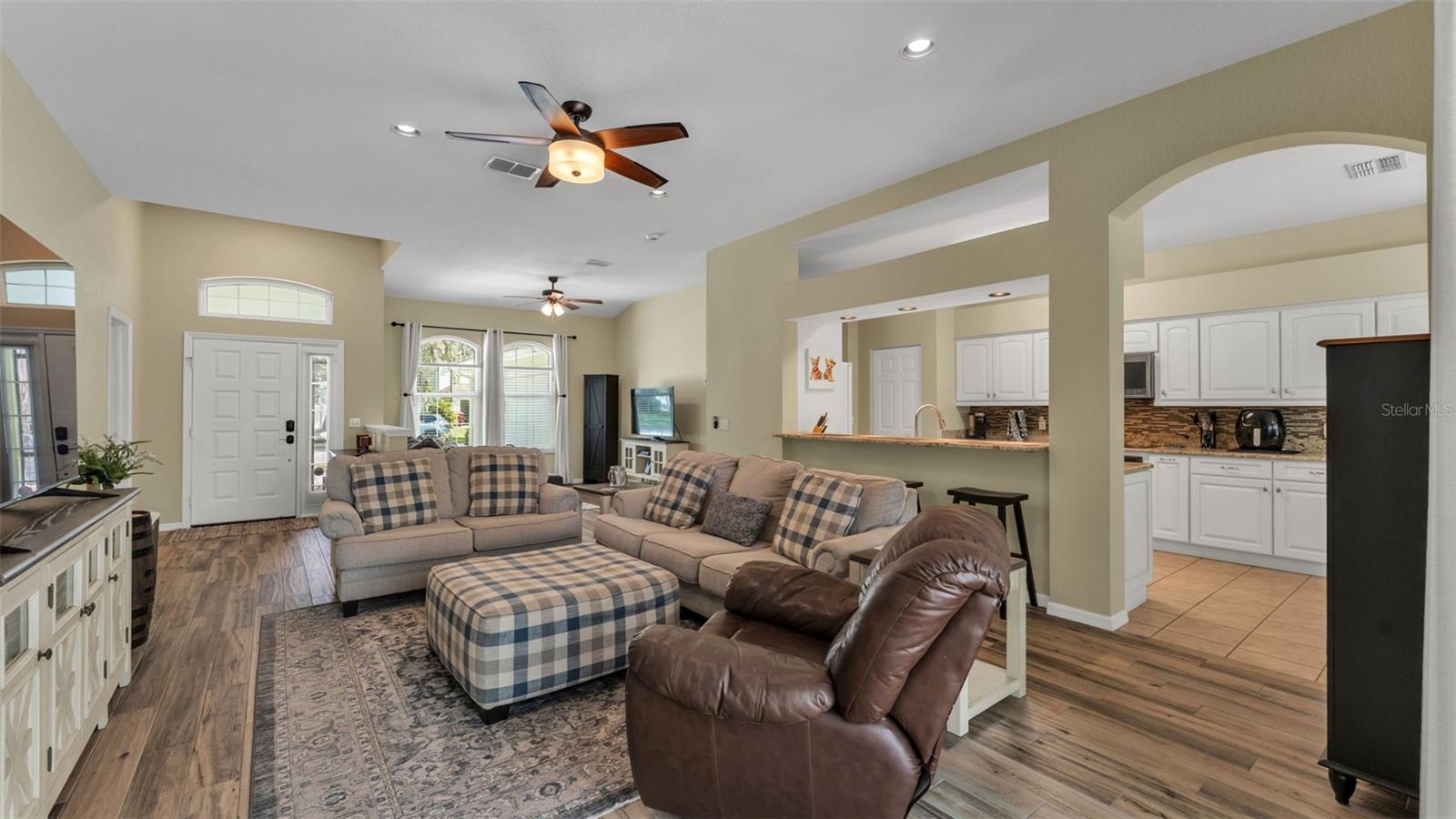 Image 15 of 74 For 2803 Spring Meadow Drive