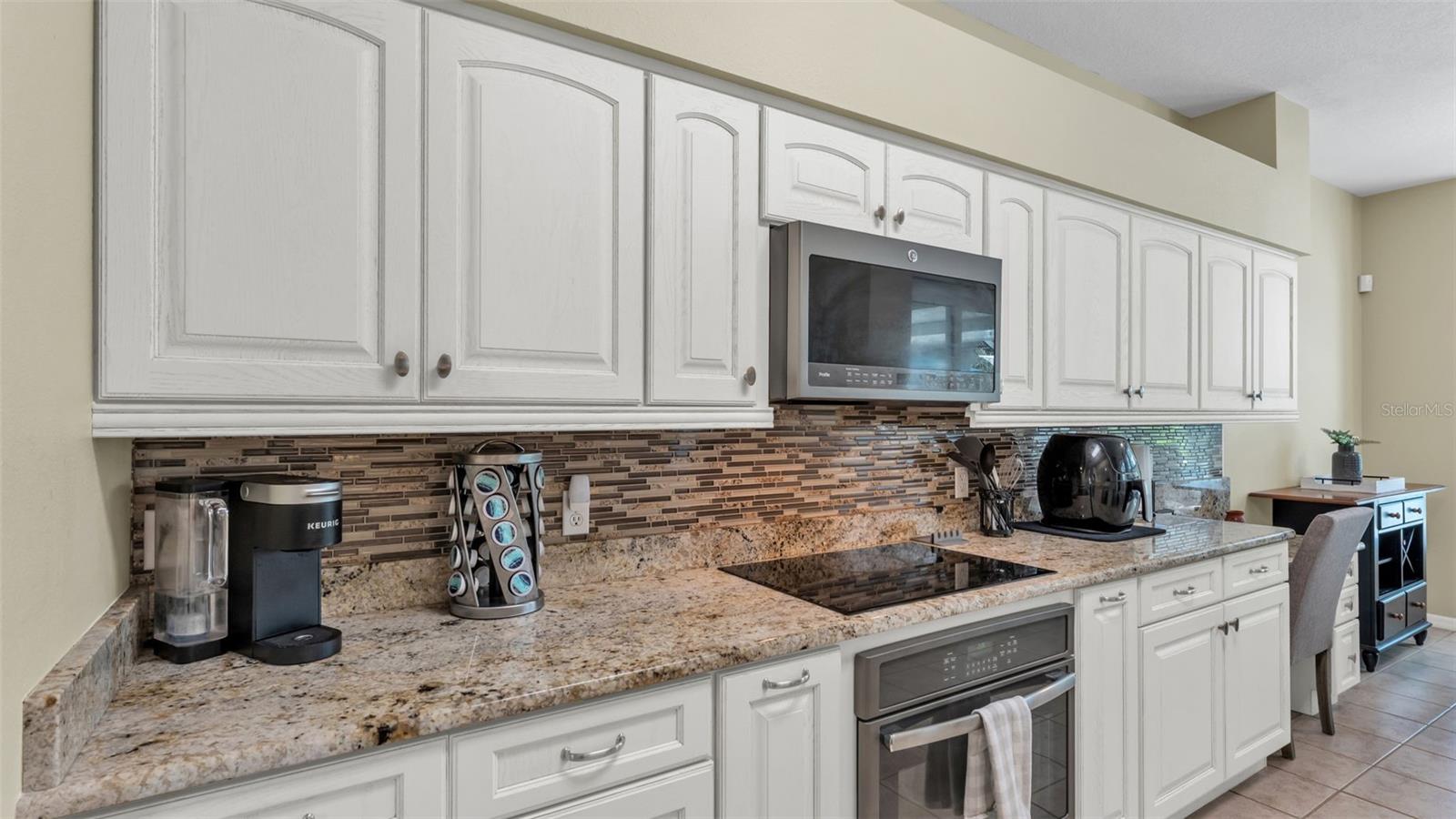Image 17 of 74 For 2803 Spring Meadow Drive