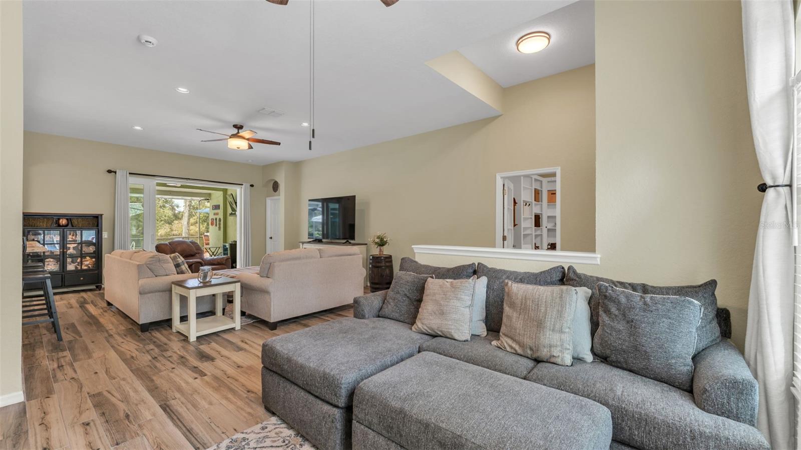 Image 9 of 74 For 2803 Spring Meadow Drive