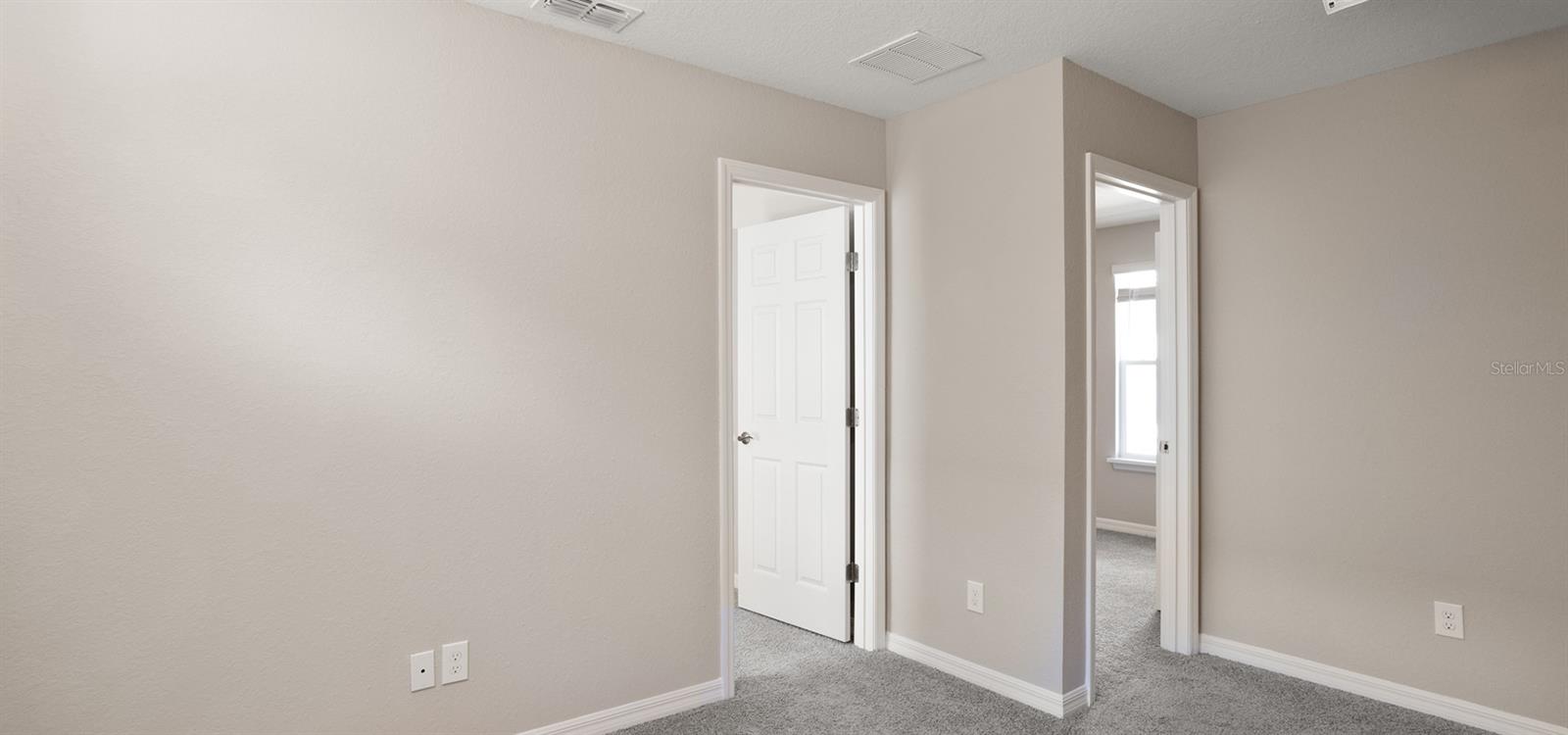 Image 21 of 24 For 454 Windy Willow Way