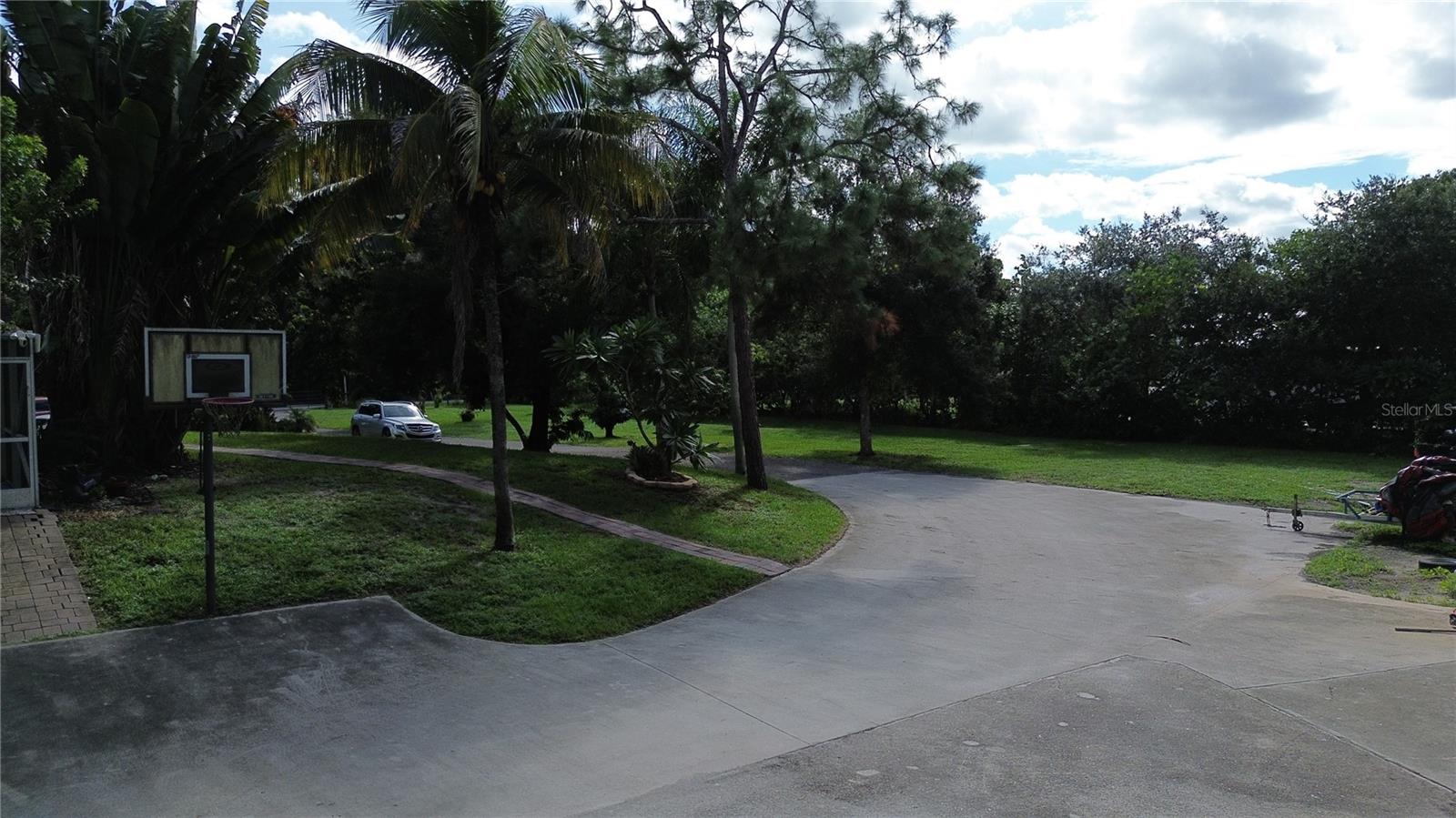 Image 11 of 30 For 9795 Whippoorwill Trail