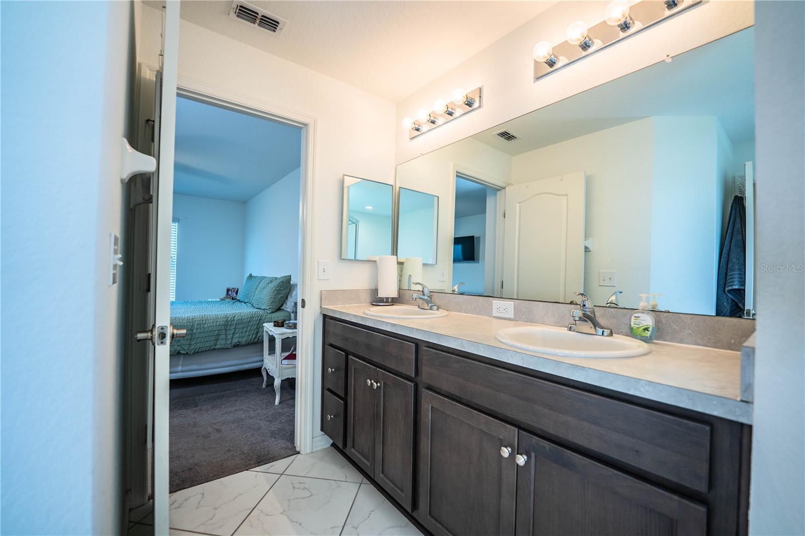 Image 61 of 87 For 435 Lanham Drive