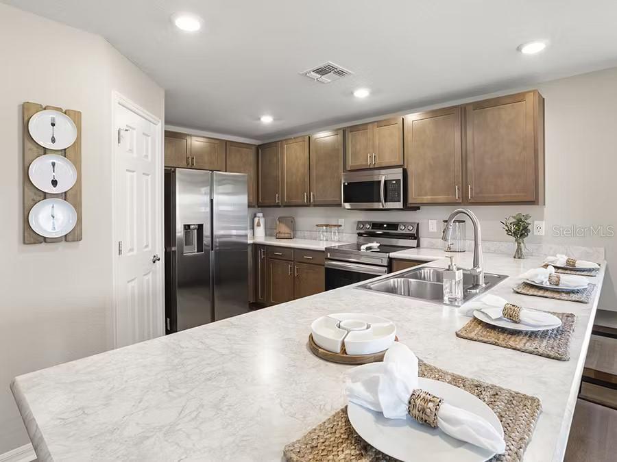 Image 5 of 8 For 207 Turtle Bay Avenue