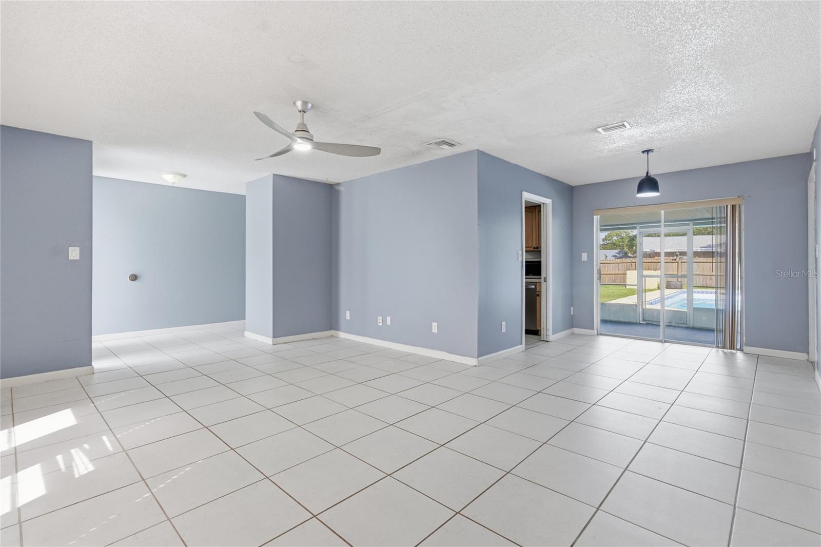 Image 6 of 35 For 3024 Blown Feather Lane