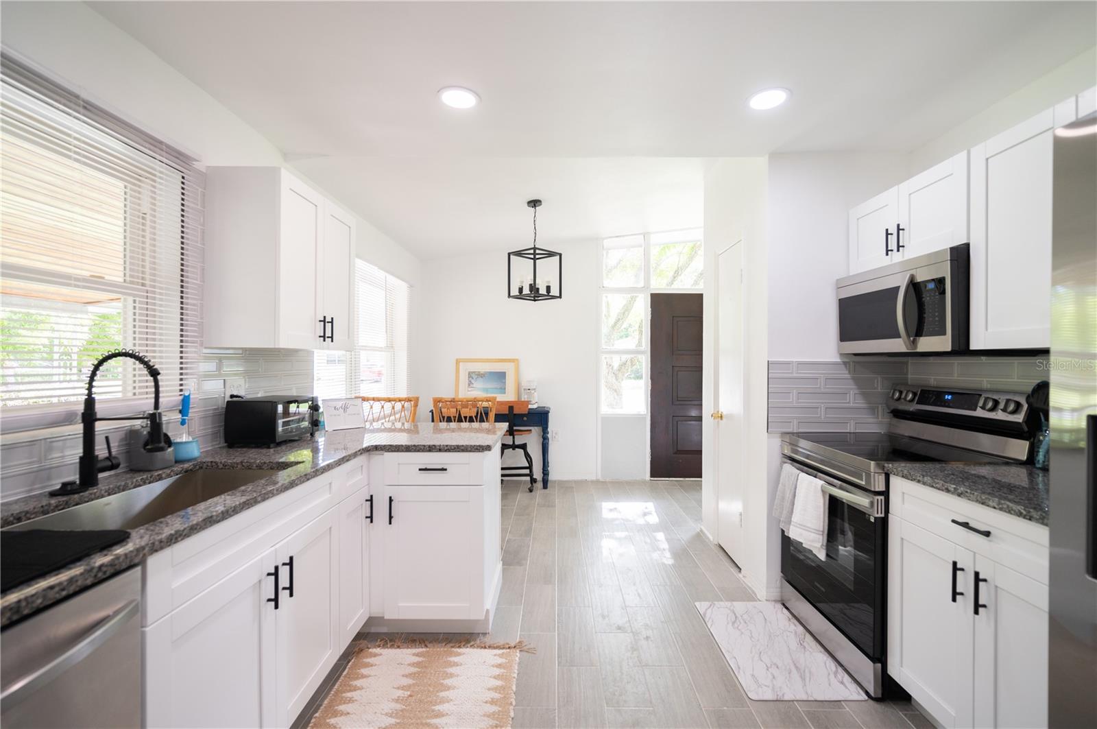 Image 13 of 34 For 2916 Maplewood Avenue