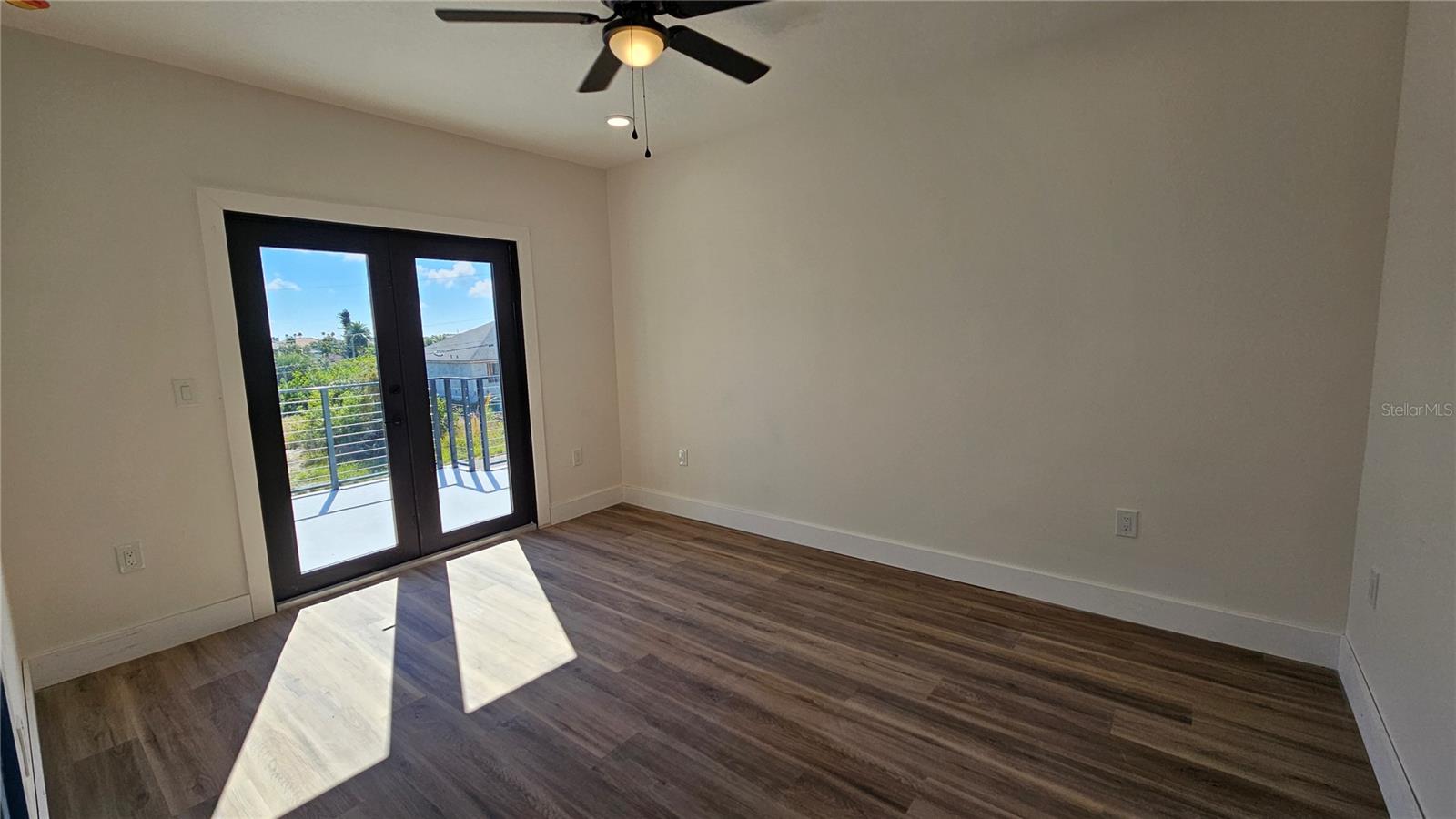 Image 22 of 43 For 15100 Leipzig Circle