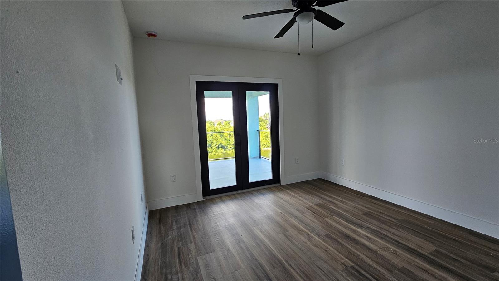 Image 30 of 43 For 15100 Leipzig Circle