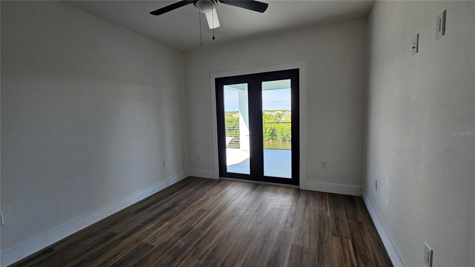 Image 35 of 43 For 15100 Leipzig Circle