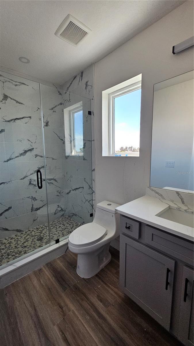 Image 37 of 43 For 15100 Leipzig Circle