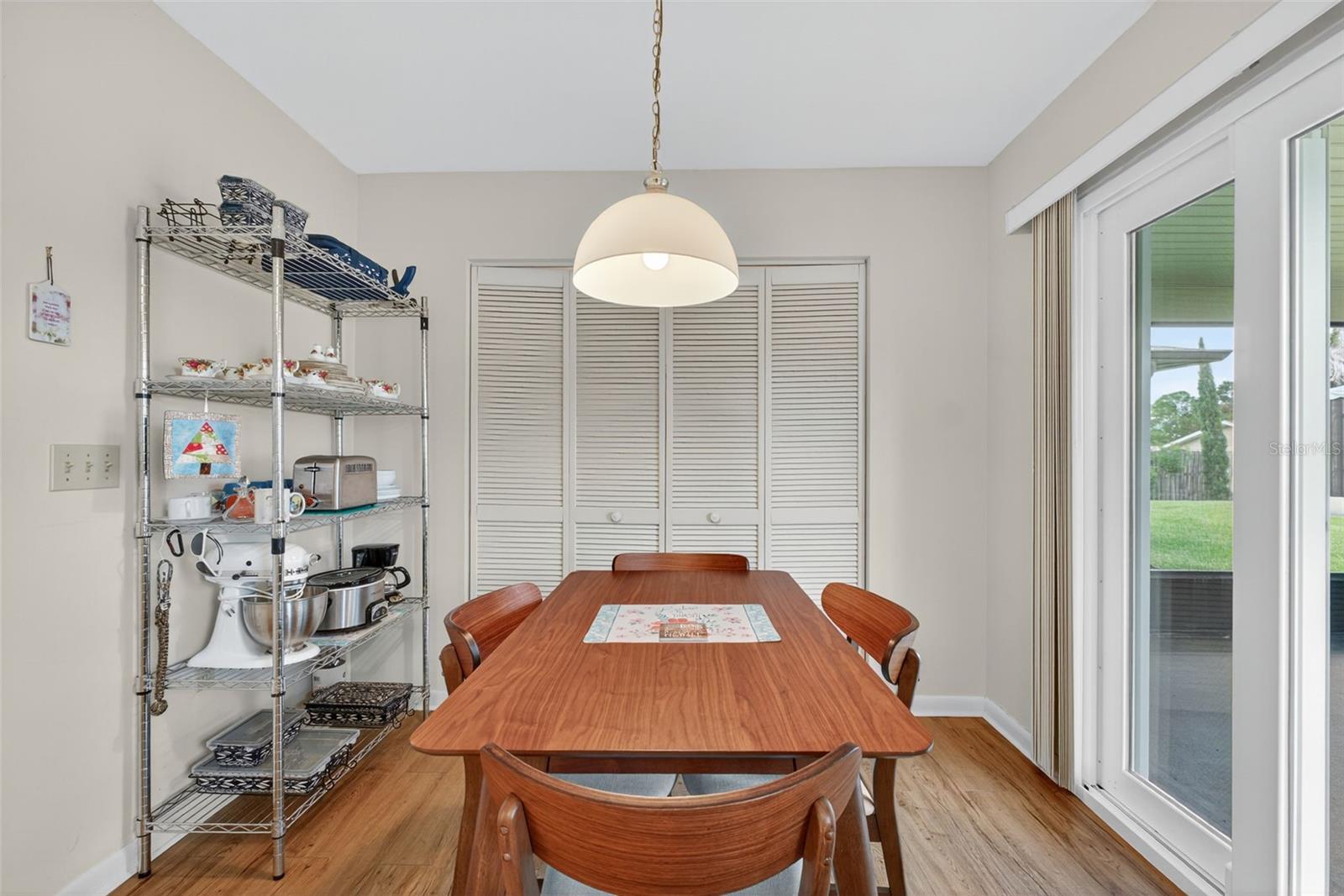 Image 11 of 42 For 2243 Sea Island Circle N