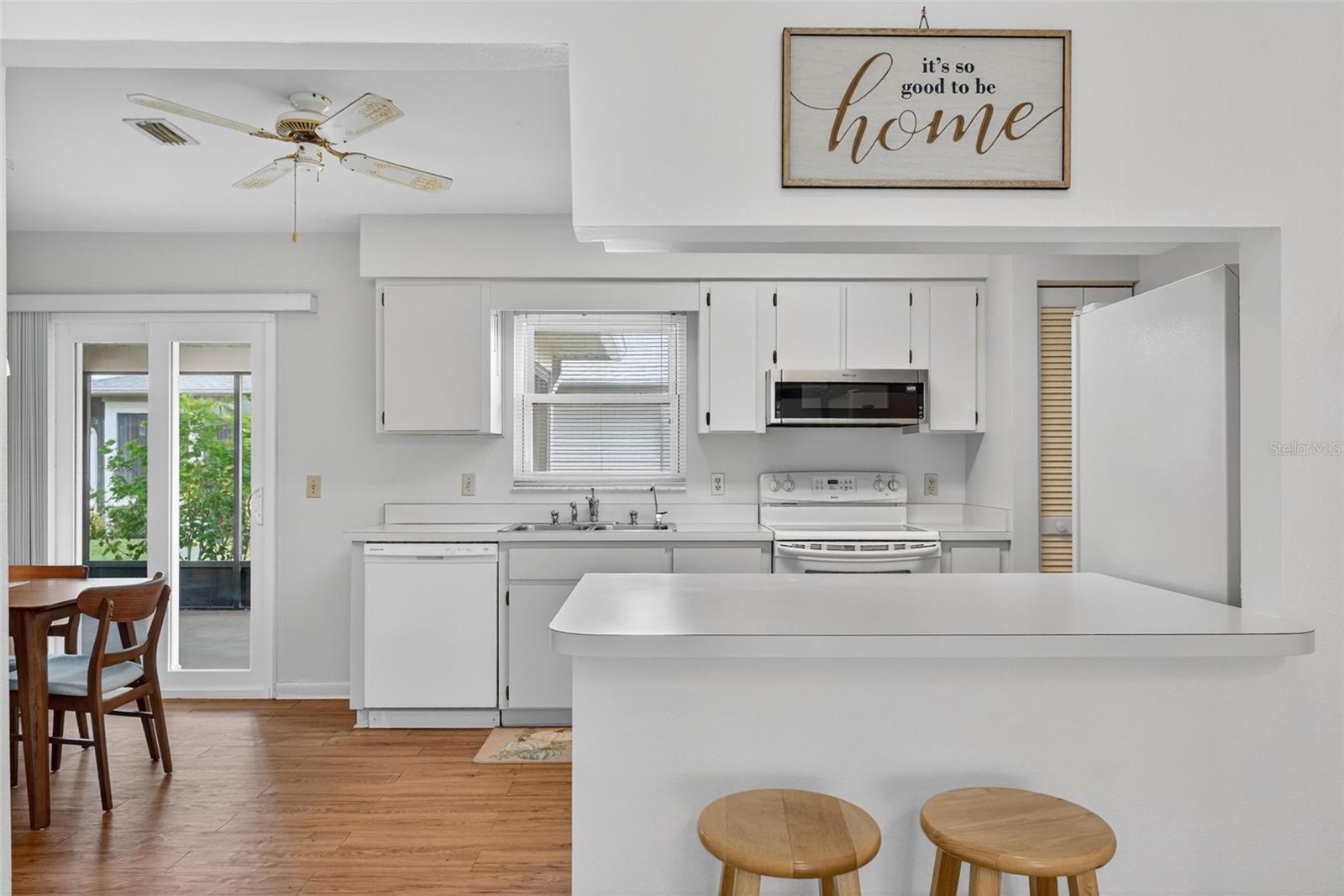 Image 6 of 42 For 2243 Sea Island Circle N