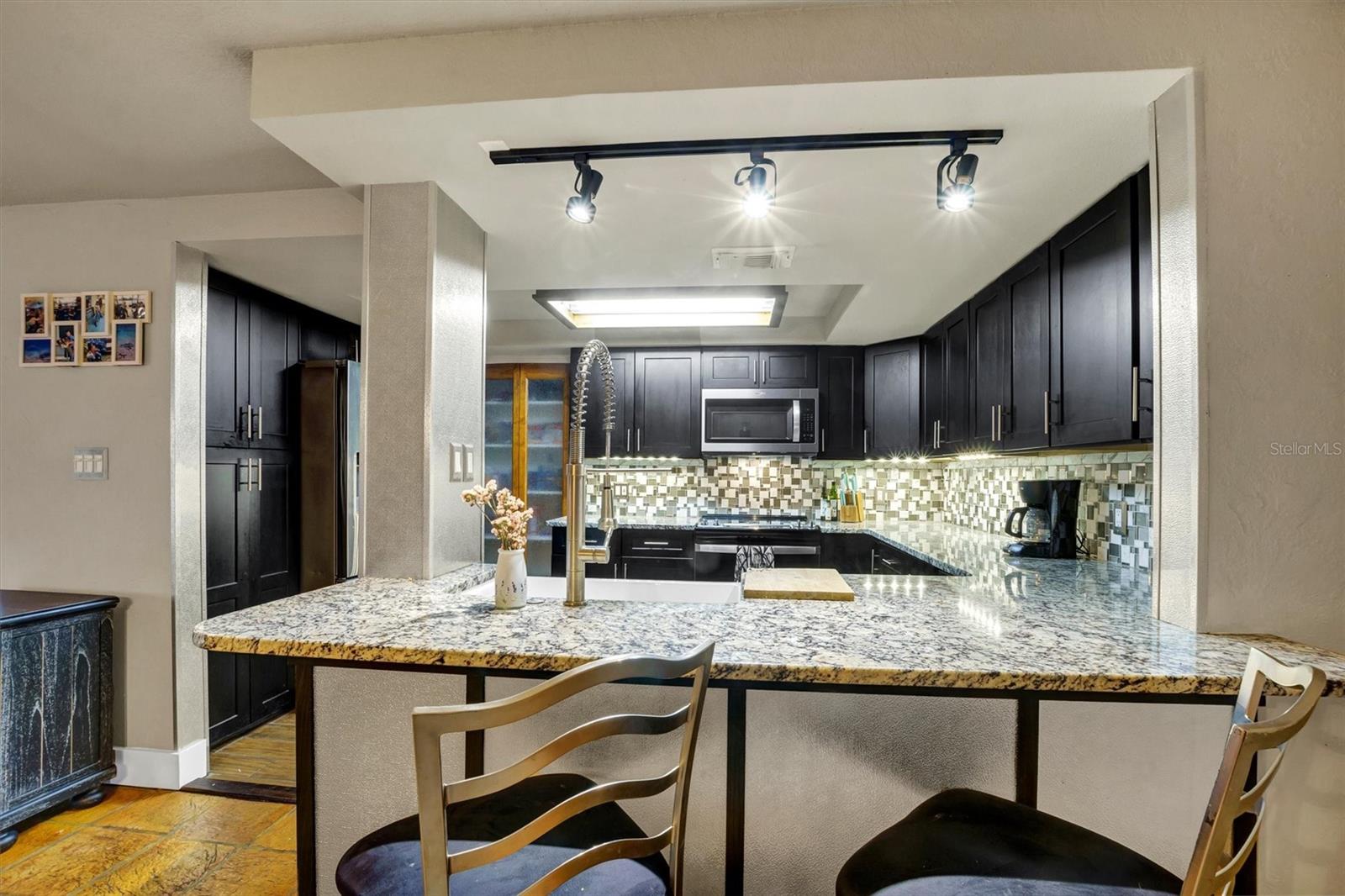 Image 15 of 51 For 21 Casarena Court