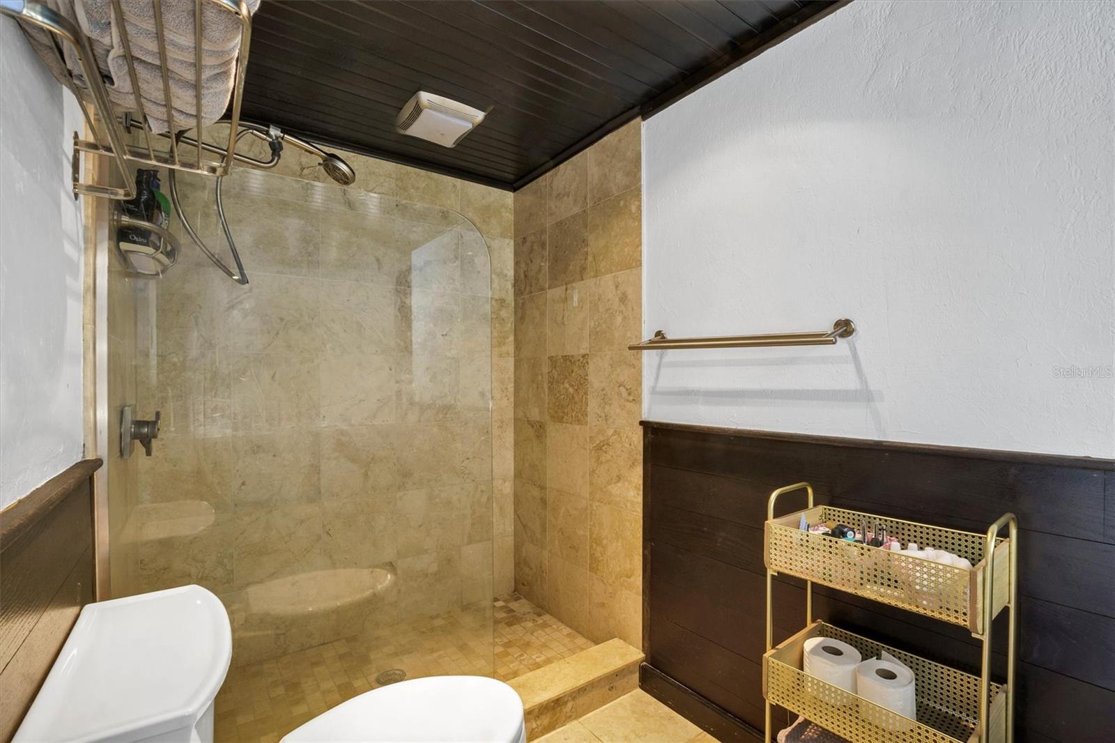 Image 32 of 51 For 21 Casarena Court