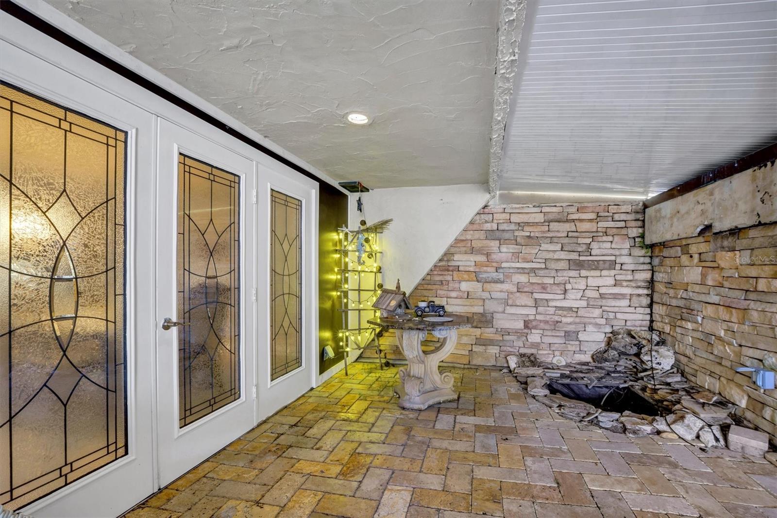 Image 35 of 51 For 21 Casarena Court